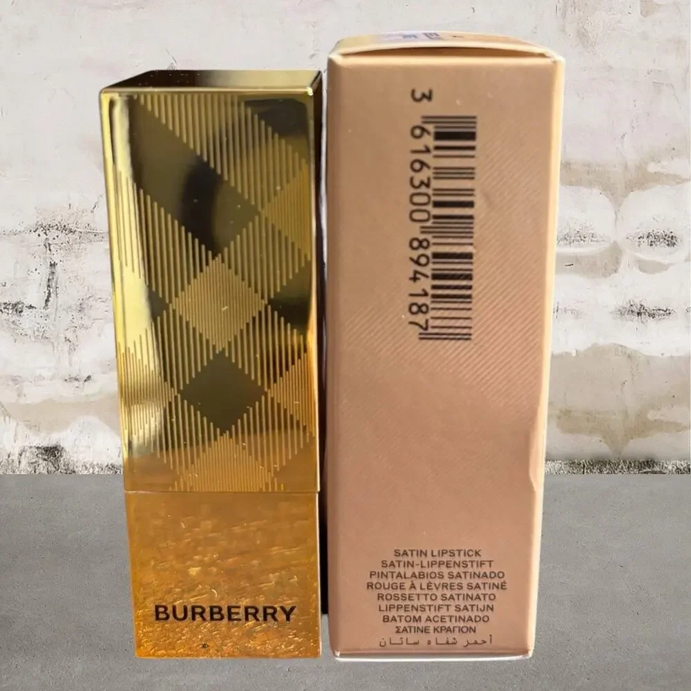 Burberry Kisses Satin Lipstick in 44 Rebellious Rose NIB
